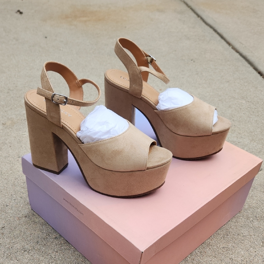 Tan Platform Shoes with Chunky Heel and Peep-Toe